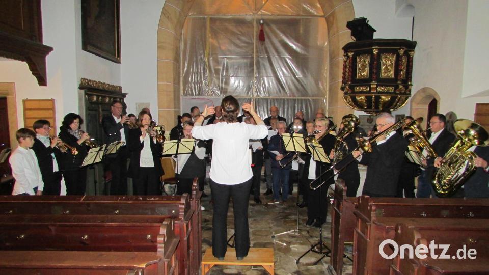 An die 50 Mitwirkenden begeisterten am Sonntag mit Musik und Gesang bei der Choralmeditation &quot;Es ist gewisslich an der Zeit. Bild: sei
