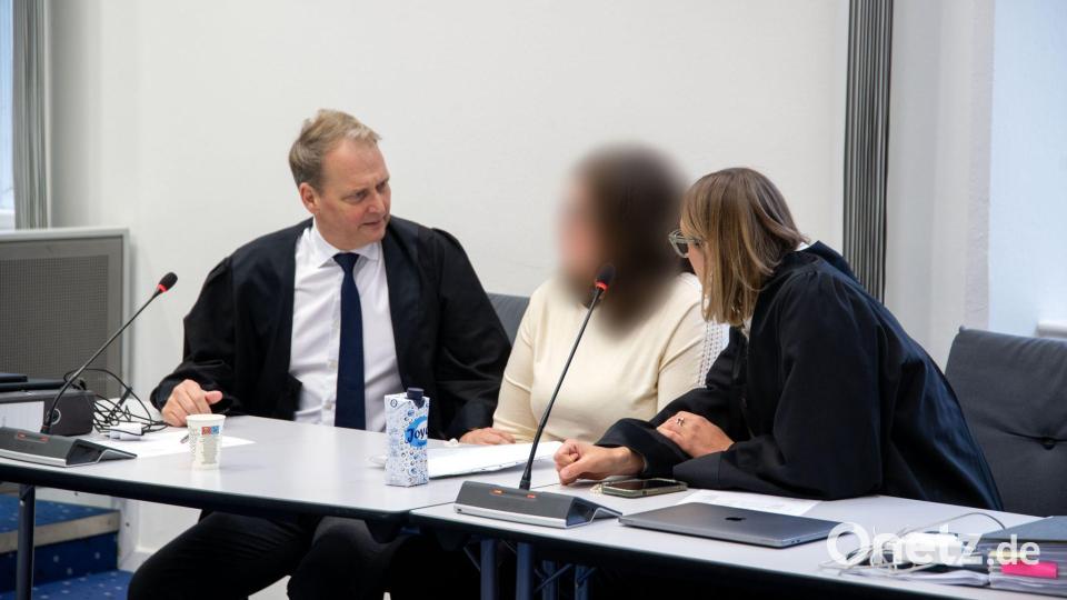 Sie habe keinen Grund gehabt, das Kind zu schütteln, erklärte die 33 Jahre alte Angeklagte über ihre Verteidiger. Bild: Pia Bayer/dpa