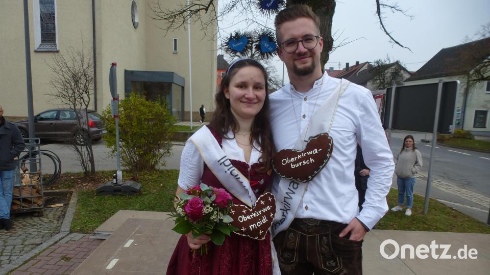 Simon Braun (25), Chemie-Ingenieur, und Laura Witzel (26), Eventmanagerin bei Konzertveranstalter, freuten sich riesig, als neues Oberkirwapaar für ein Jahr zu fungieren. Bild: bk