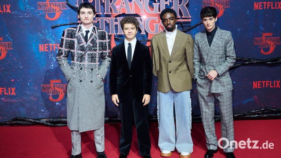 Die „Stranger Things“-Stars Finn Wolfhard (l-r), Gaten Matarazzo, Caleb McLaughlin und Noah Schnapp kamen zum Fan-Event nach Berlin. Bild: Annette Riedl/dpa