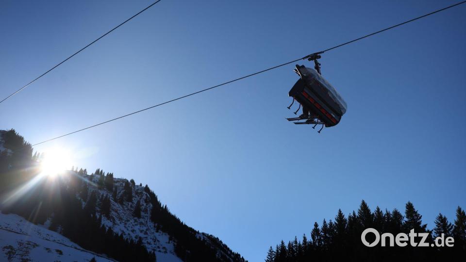 Endlich wieder Skifahren - das ist ab Sonntag im Allgäu möglich. (Archivbild) Bild: Karl-Josef Hildenbrand/dpa