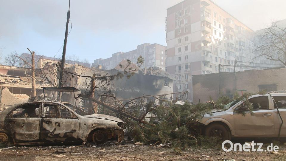 In der westukrainischen Stadt Ternopil sind bei einem russischen Luftangriff viele Menschen getötet und Dutzende verletzt worden. Bild: Vlad Kravchuk/AP/dpa