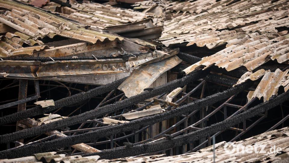 Bei dem Brand im Nachtclub im nordmazedonischen Kocani kamen insgesamt 63 Menschen ums Leben. 59 Opfer starben sofort, die übrigen erlagen später ihren schweren Brandverletzungen. Bild: Armin Durgut/AP/dpa