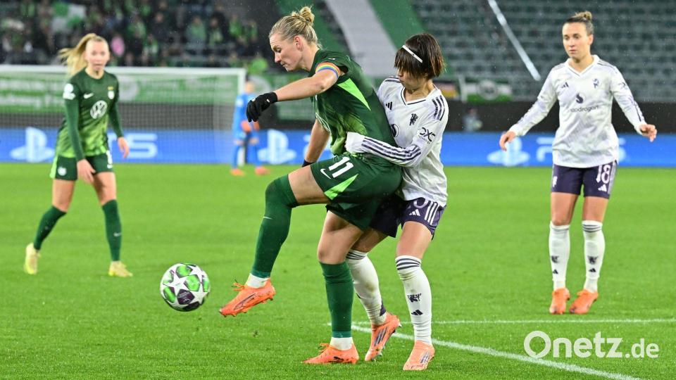 Verletzt ausgewechselt: Wolfsburgs Kapitänin Alexandra Popp (l). Bild: Swen Pförtner/dpa