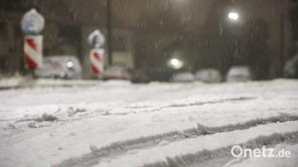 In der Nacht zu Donnerstag hat es in einigen Regionen weiter geschneit. Bild: Gianni Gattus/dpa
