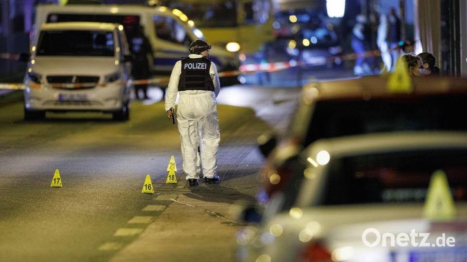 Bei den Schüssen vor dem Landgericht waren vier Menschen verletzt worden, teilweise schwer. (Archivbild) Bild: Friso Gentsch/dpa