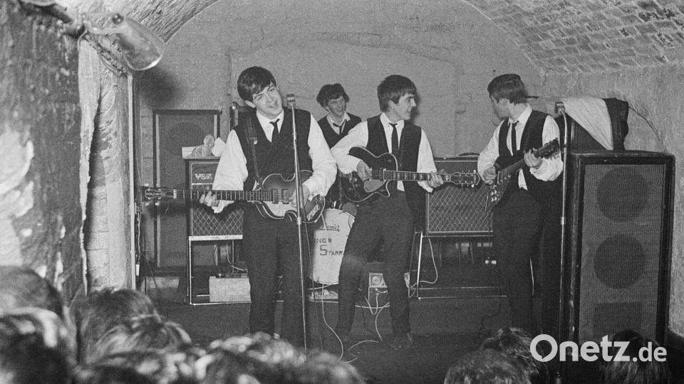 Die Beatles bei einem Auftritt im Cavern Club in Liverpool im August 1962. Bild: -/APPLE CORPS LTD/dpa