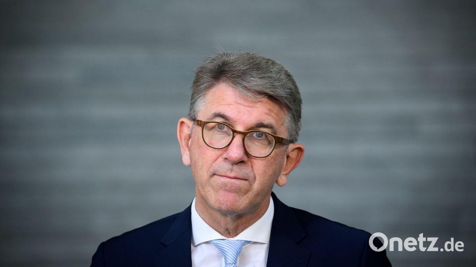 Die Übertragung von Weimers Geschäftsanteilen soll bis Jahresende vollzogen sein. (Archivbild) Bild: Bernd von Jutrczenka/dpa