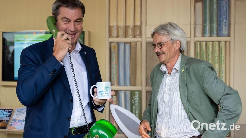 Miteinander sprechen, bei allen inhaltlichen Differenzen, das war für Mergner entscheidend für seine Arbeit beim Bund Naturschutz - auch mit Ministerpräsident Markus Söder (CSU) pflegte er Kontakt. (Archivbild) Bild: Sven Hoppe/dpa