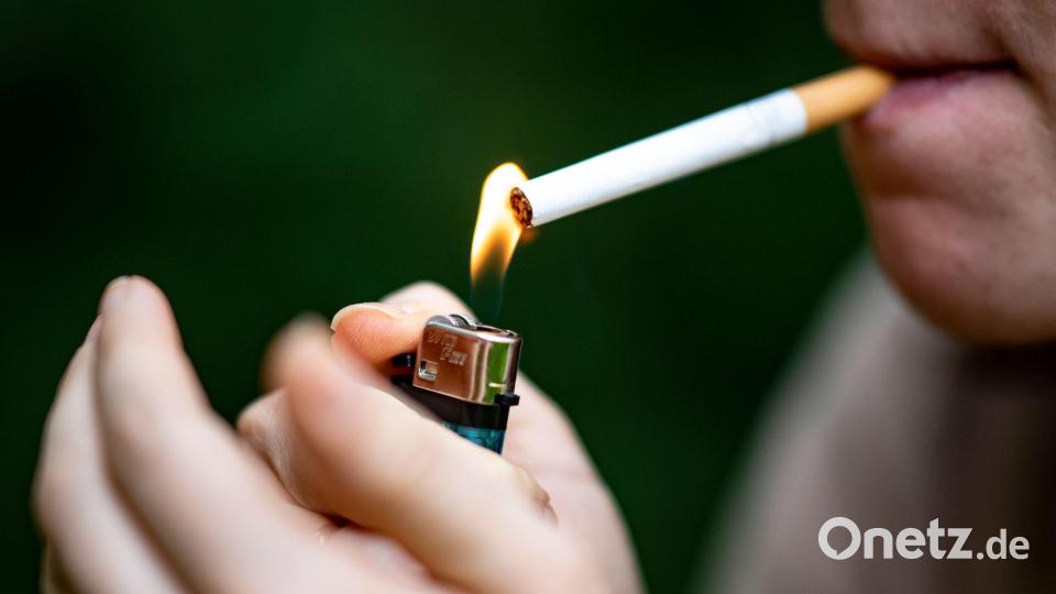 Haste mal Feuer? Der Raucheranteil in Deutschland ist noch immer hoch. Bild: Fabian Sommer/dpa