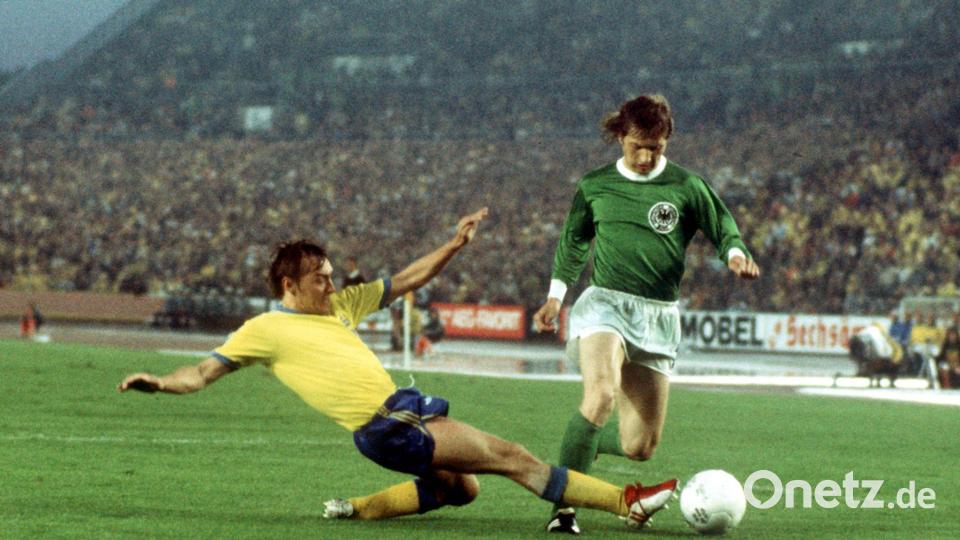 Dieter Herzog (r) ist im Alter von 79 Jahren gestorben. (Archivbild) Bild: Karl Schnörrer/dpa