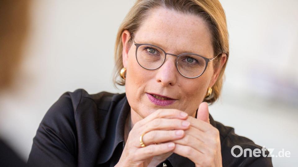 Bundesjustizministerin Stefanie Hubig (SPD) will härtere Strafen für Vergewaltiger, die ihren Opfern K.-o.-Tropfen verabreicht haben. (Archivbild) Bild: Michael Kappeler/dpa