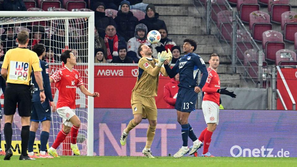 Oliver Baumann in seinem 500. Bundesliga-Spiel. Bild: Torsten Silz/dpa