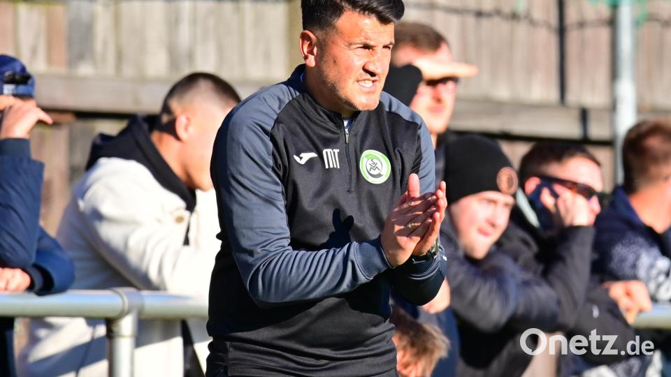 Trainer des SV Mitterteich: Mo Tamo. Bild: Thomas Schrems