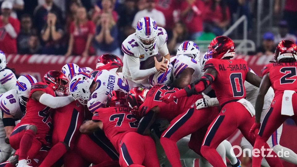 Josh Allen (oben) hatte es immer wieder mit zahlreichen Verteidigern zu tun. Bild: Ashley Landis/AP/dpa