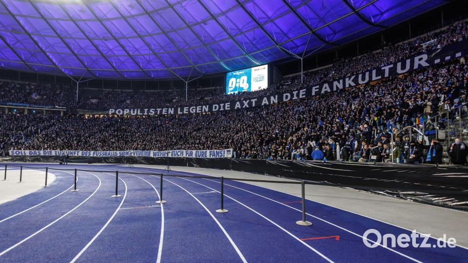 Auch die Fans von Hertha BSC haben ihren Unmut geäußert. Bild: Andreas Gora/dpa