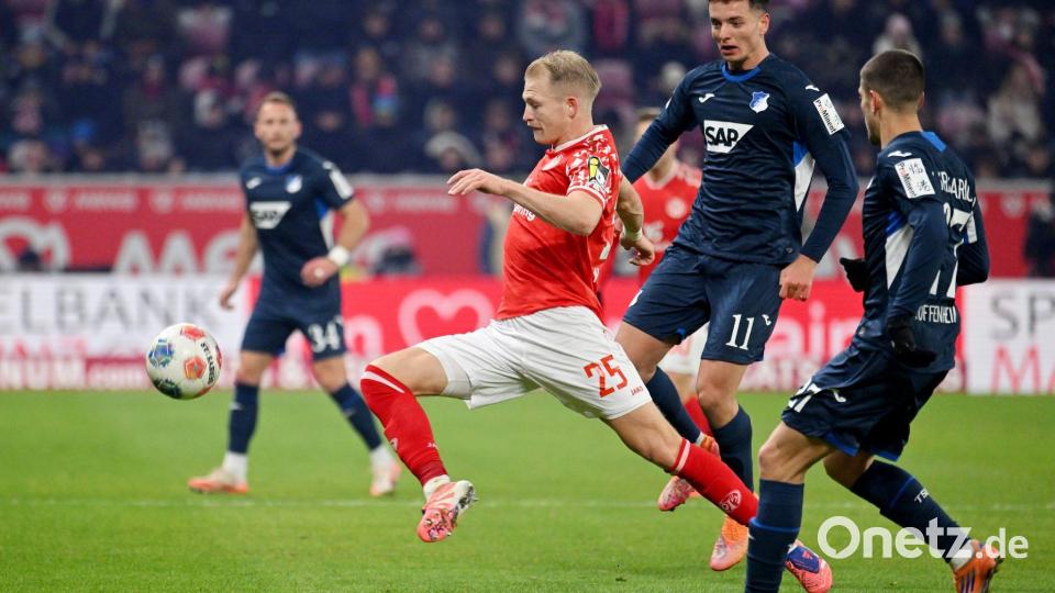 Hanche-Olsen köpfte ins eigene Tor. Bild: Torsten Silz/dpa