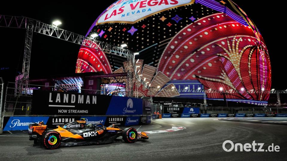 McLaren-Pilot Lando Norris aus Großbritannien fährt während eines Trainings vor dem dem Großen Preis von Las Vegas. Bild: John Locher/AP/dpa