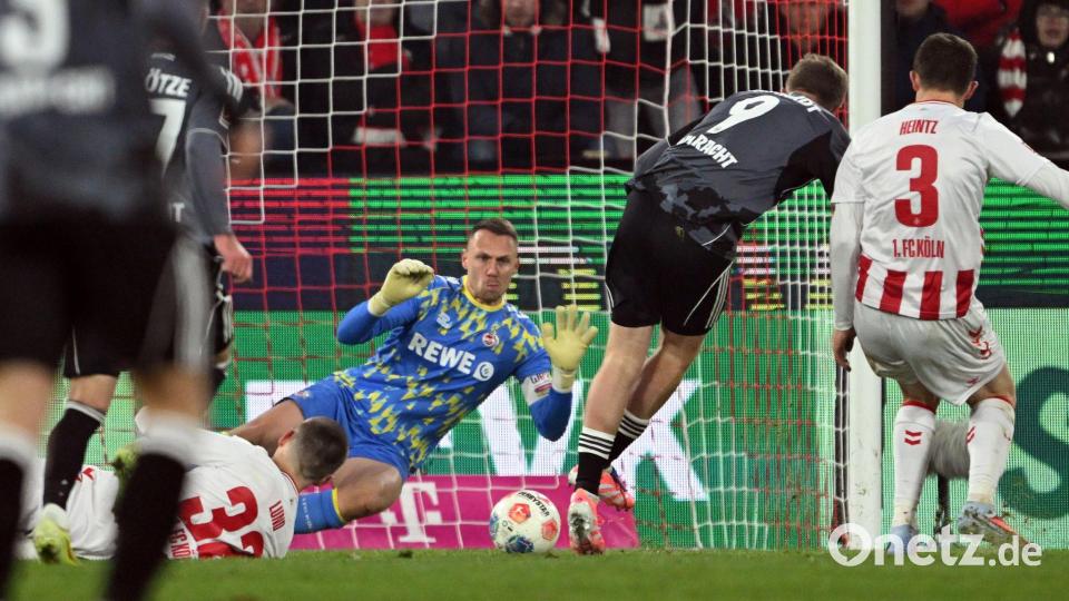 Frankfurts Jonathan Burkardt trifft zum 4:1 Bild: Federico Gambarini/dpa