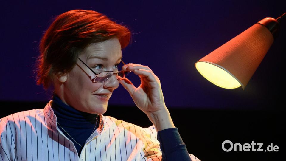 Die Schauspielerin Sandra Hüller liest am bundesweiten Vorlesetag in Leipzig aus Kinderbüchern. Bild: Hendrik Schmidt/dpa