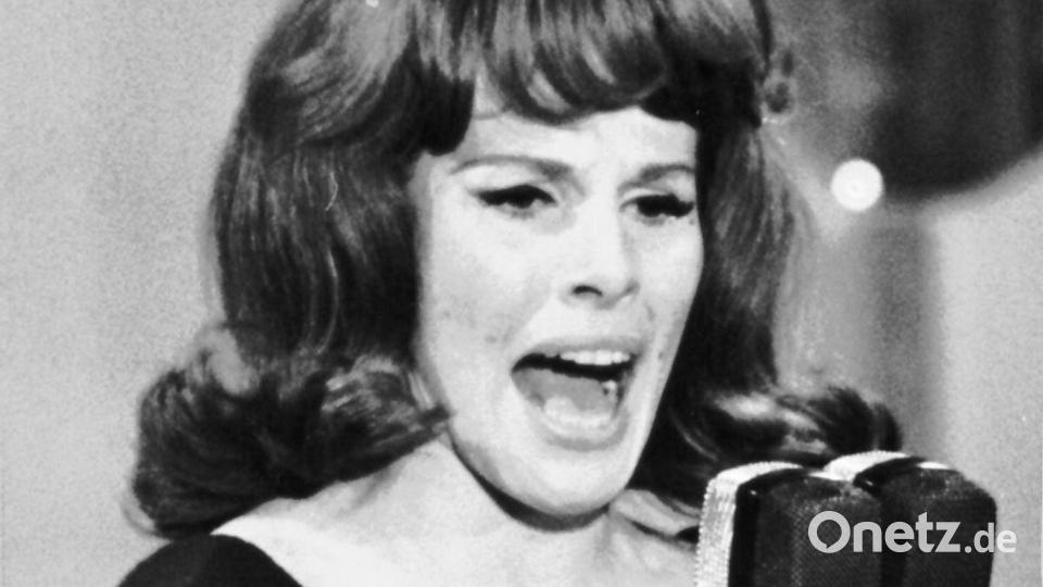 Die Sängerin prägte mehr als sechs Jahrzehnte die italienische Musikszene und galt in Italien als Ikone. (Archivbild) Bild: Uncredited/AP/dpa