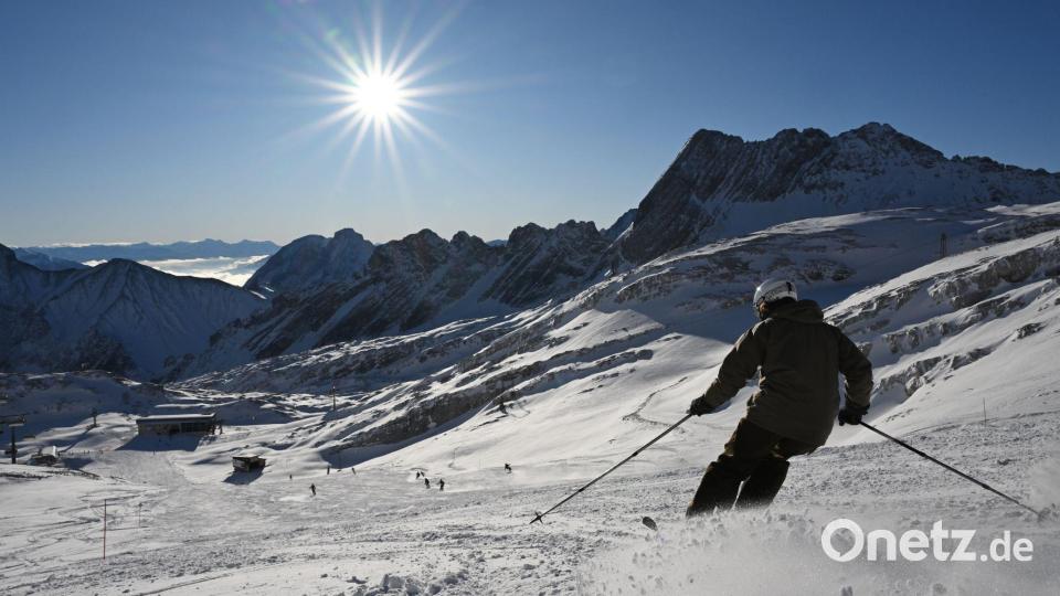 An der Zugspitze soll es in knapp einer Woche losgehen. (Archivbild) Bild: Angelika Warmuth/dpa
