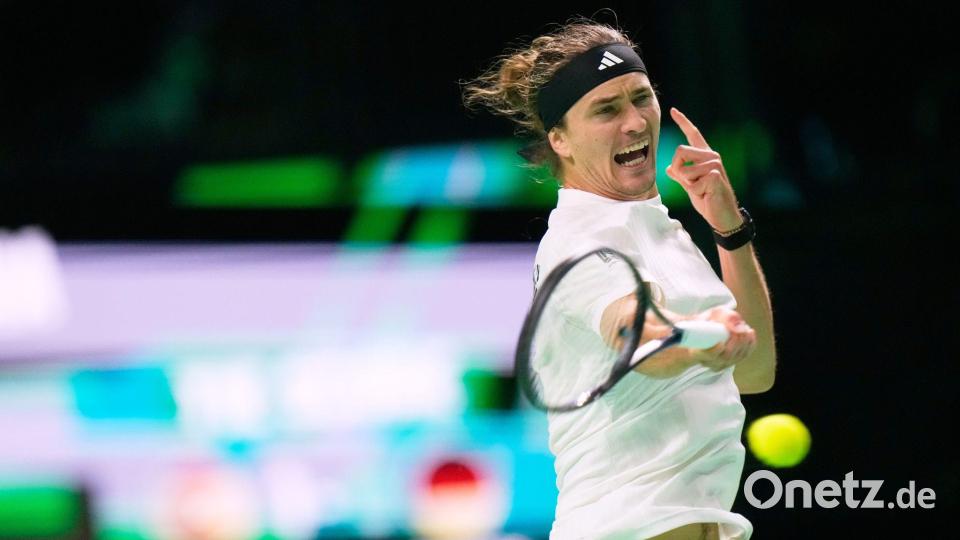 Alexander Zverev in Aktion beim Davis Cup in Turin. Bild: Luca Bruno/AP/dpa