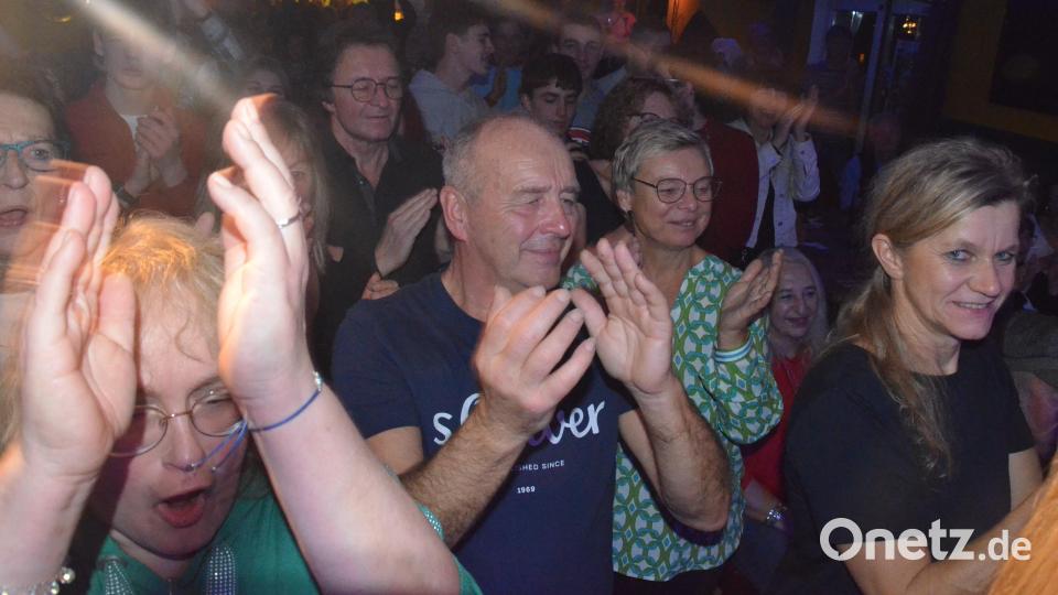 Das Publikum ist begeistert. Bild: Kunz