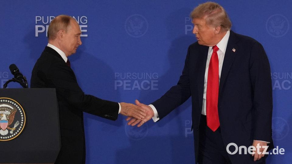 Von Europäern wird Trump vorgeworfen, zu stark auf Forderungen von Russlands Präsident Wladimir Putin einzugehen. (Archivbild) Bild: Jae C. Hong/AP/dpa