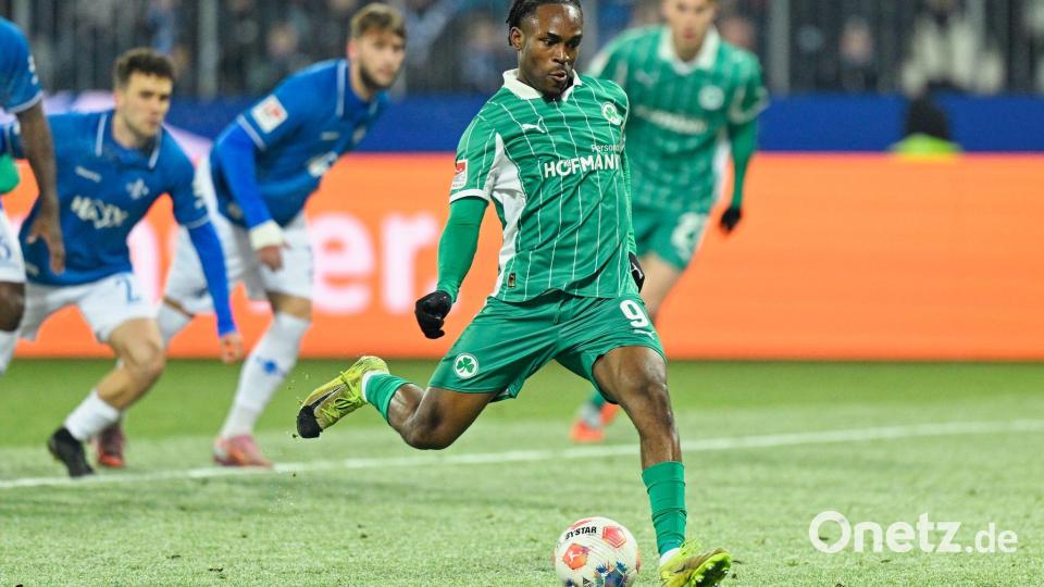 Noah Futkeus Doppelpack konnte keinen Sieg der Fürther einläuten. Bild: Uwe Anspach/dpa