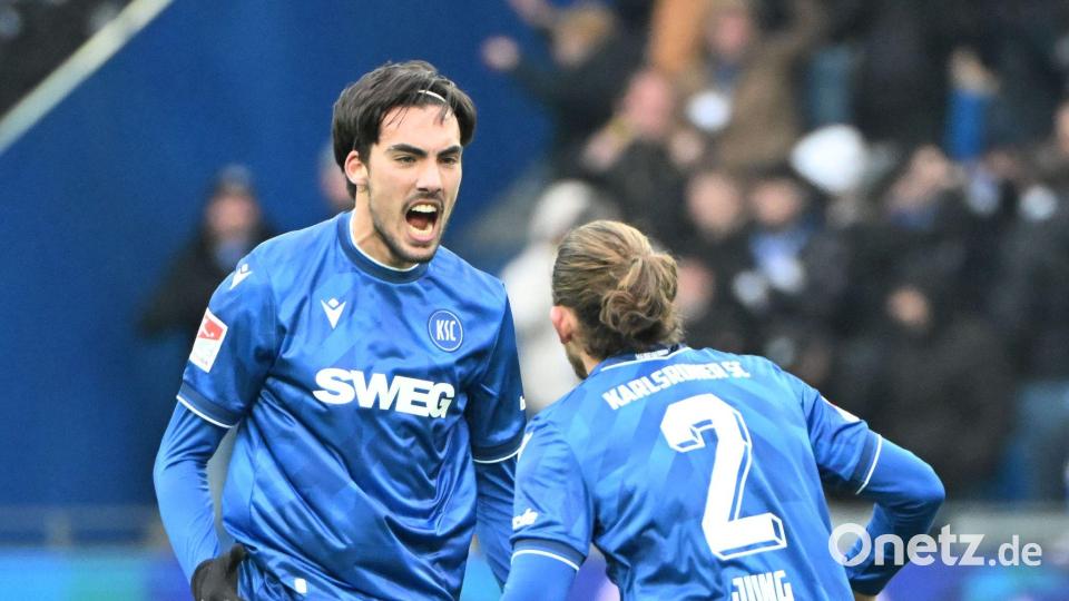 Jubel des Doppelpackers: Doch die zwei Tore von Roko Simic waren für den KSC zu wenig. Bild: Uli Deck/dpa