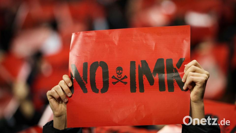 Fanproteste gegen die Innenministerkonferenz im Dezember beim Spiel FC St. Pauli - 1. FC Union Berlin. Bild: Christian Charisius/dpa
