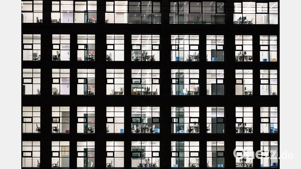 Homeoffice ist weit verbreitet, viele Büros stehen leer - zugleich sind moderne Flächen gefragt. (Archivbild) Bild: Andreas Arnold/dpa