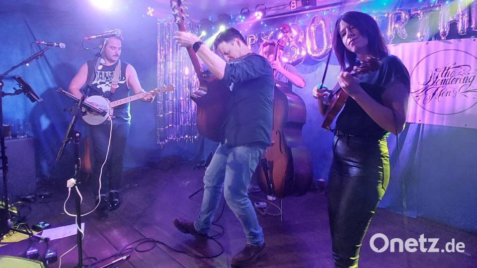 &quot;The Wondering Men&quot; mit Dame auf der &quot;Live Stage&quot;. Bild: Kunz