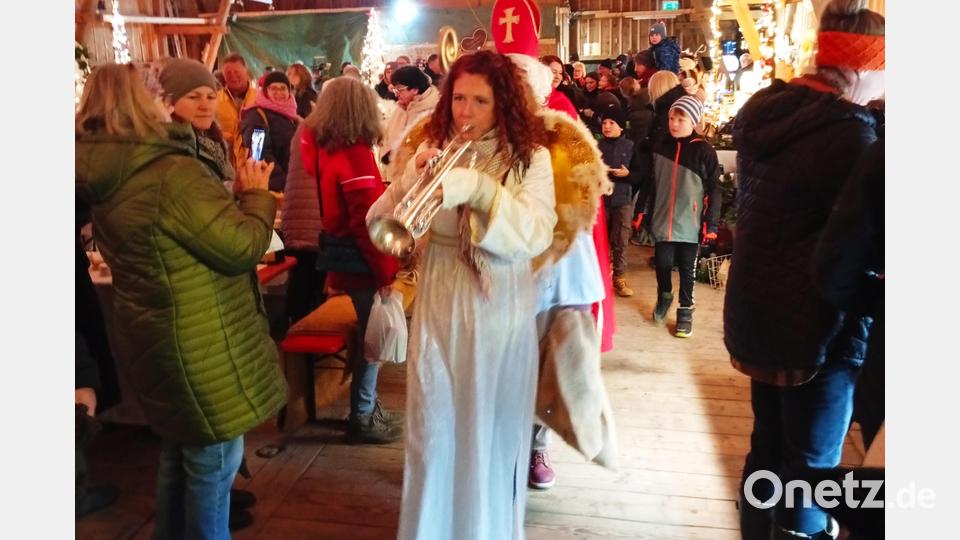 Großer Andrang herrschte beim Weihnachtsmarkt in Poppenreuth. Bild: fpoz