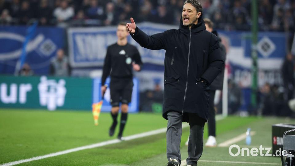 BVB-Trainer Niko Kovac muss seine Spieler beruhigen Bild: Christian Charisius/dpa