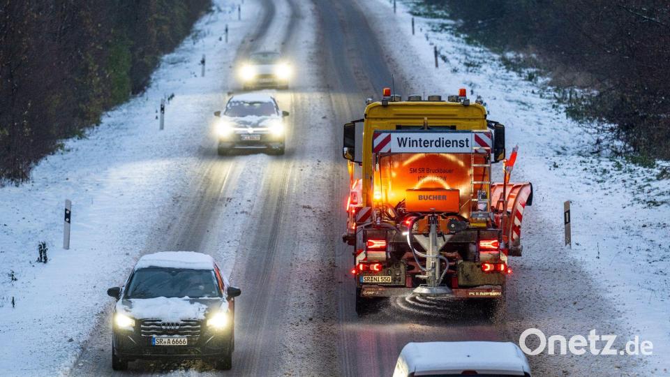 Der Winterdienst rückte bayernweit aus. Bild: Armin Weigel/dpa