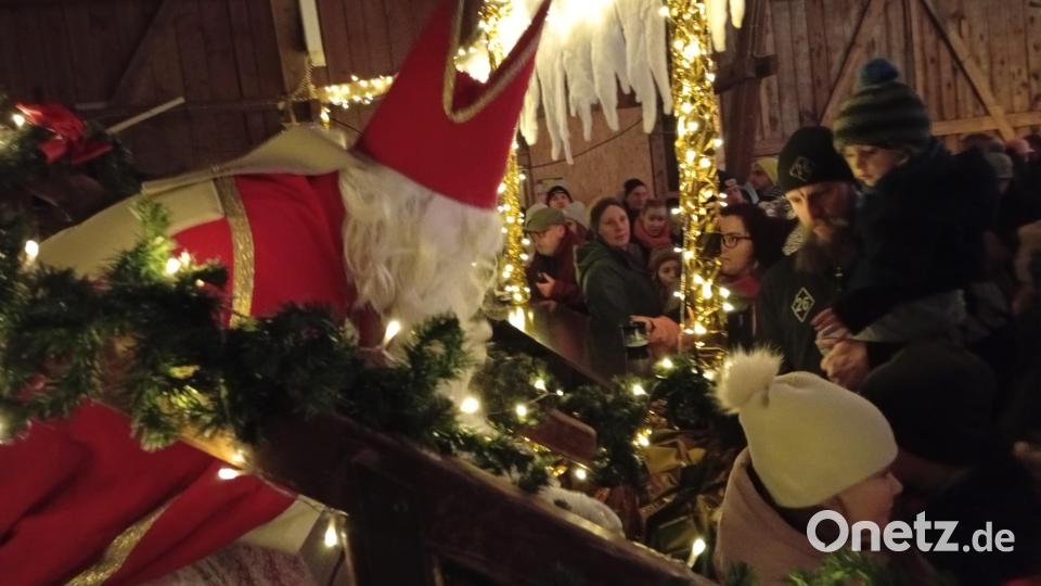 Großer Andrang herrschte beim Weihnachtsmarkt in Poppenreuth. Bild: fpoz
