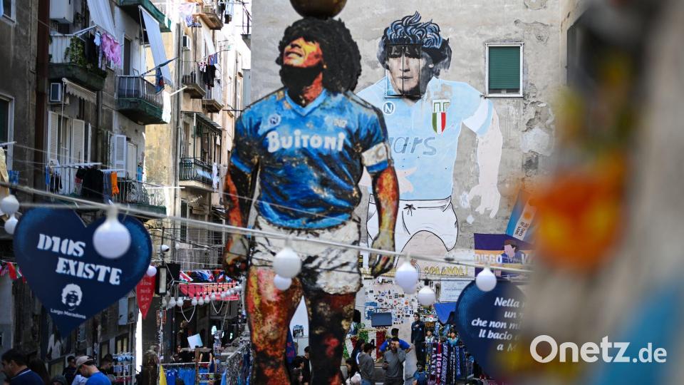 Maradona spielte 1984 bis 1991 in Neapel. (Archivbild) Bild: Arne Dedert/dpa