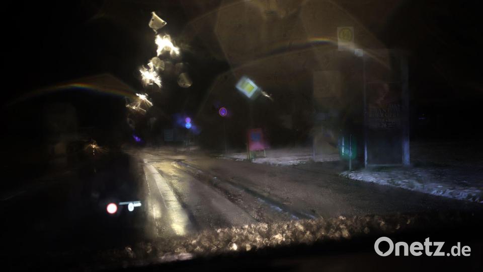 Vielerorts war es am Morgen glatt. Bild: Karl-Josef Hildenbrand/dpa