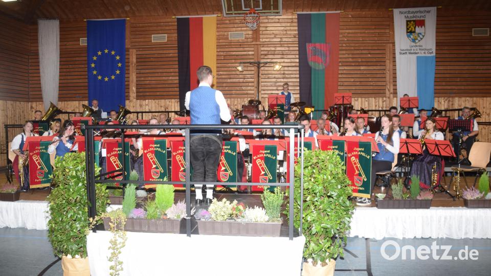 Grandioses Herbstkonzert der Parksteiner Jugendblaskapelle in der Witron-Halle Bild: fz