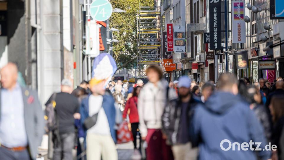 Der Einzelhandel ist enttäuscht über das bisherige Weihnachtsgeschäft (Archivbild) Bild: Thomas Banneyer/dpa