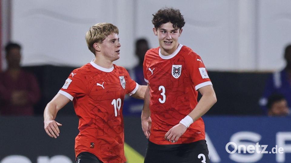 Johannes Moser (l) sorgt für den erstmaligen WM-Einzug. Bild: Hussein Sayed/AP/dpa