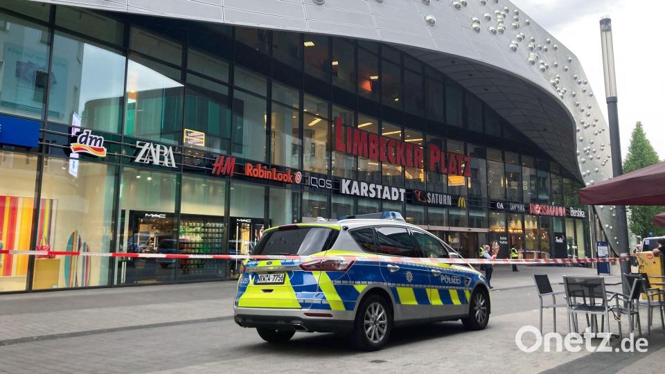 Die Drohmails lösten große Polizeieinsätze aus - etwa im Mai 2024 in Essen. (Archivbild) Bild: Florentine Dame/dpa