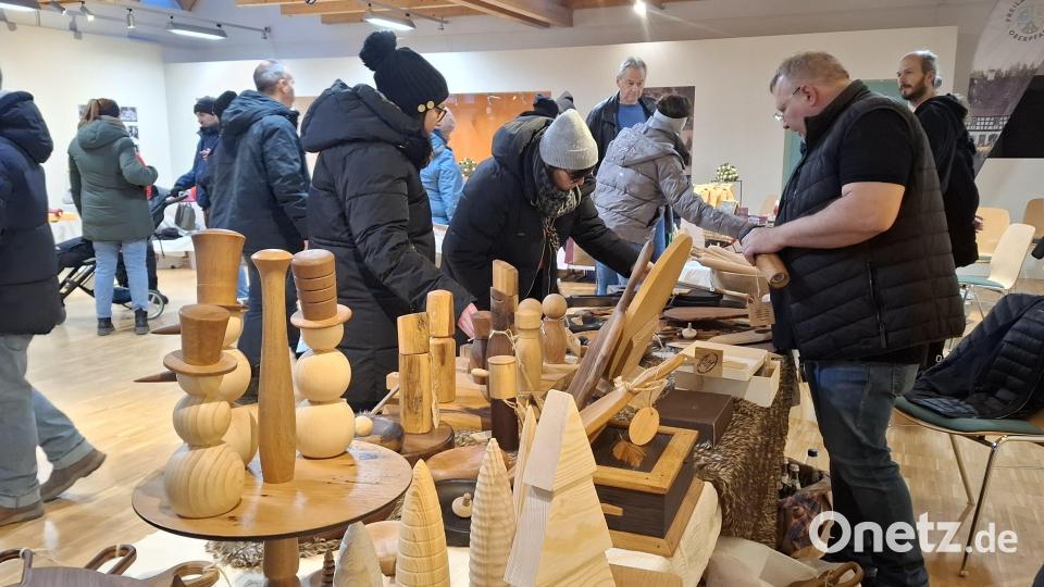 Da kann man auch schon mal Weihnachtsgeschenke aussuchen. Bild: jua