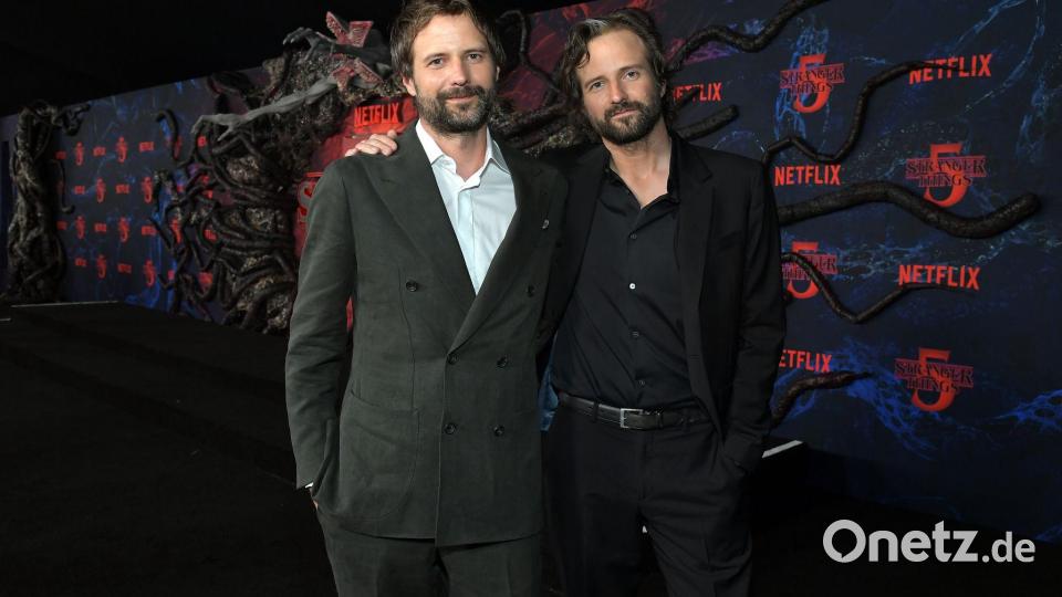 Die Brüder Matt und Ross Duffer schufen mit der Netflix-Serie „Stranger Things“ ein Kultphänomen. Bild: -/Netflix/dpa