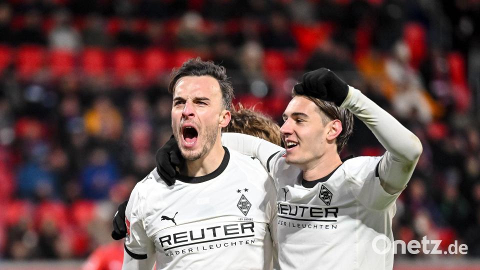 Für Gladbachs Stürmer Haris Tabakovic (l) lief es zuletzt prächtig. Bild: Harry Langer/dpa