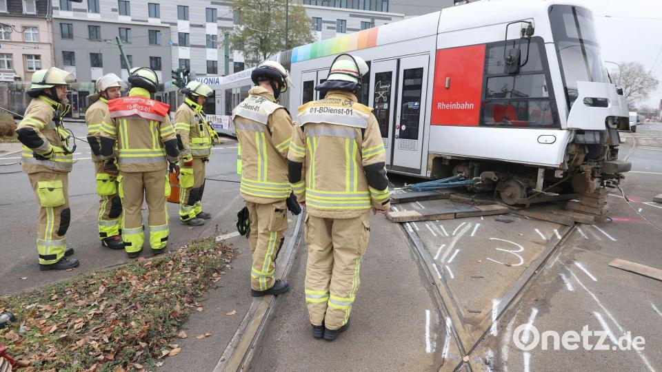 Die Bergung dauerte am Nachmittag noch an. Bild: David Young/dpa