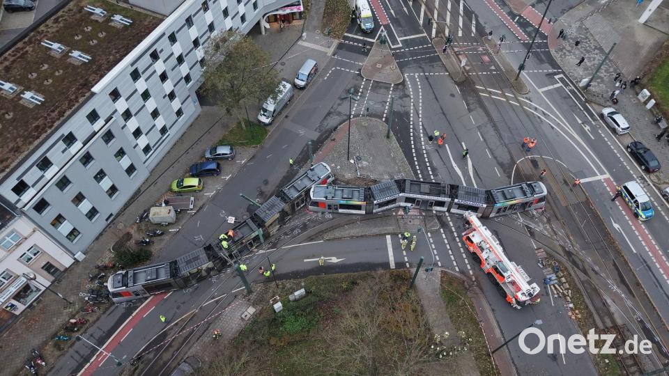 Der Fahrer der Straßenbahn erlitt einen Schock. Bild: David Young/dpa