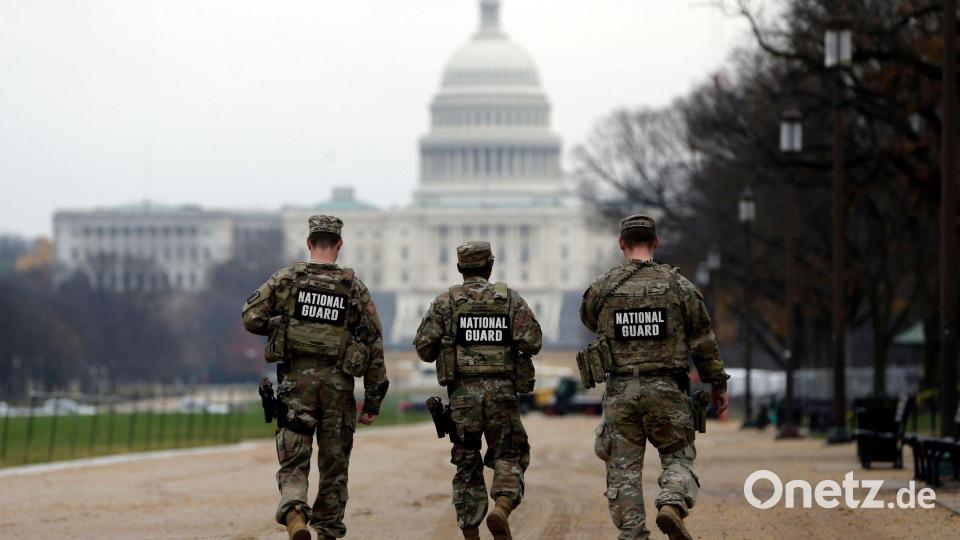 Soldaten der Nationalgarde patrouillieren in Washington. Bild: Rahmat Gul/AP/dpa